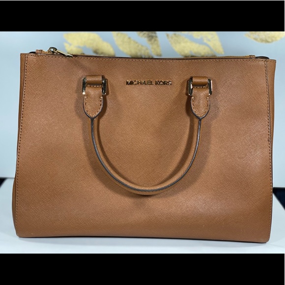 MK Handbag - Picture 2 of 11